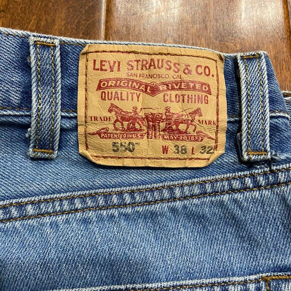 Levi's 550 Relaxed Loose Fit Vintage Y2K 2005 Blue Denim Jeans Mens Size 38 x 32 - Picture 5 of 10